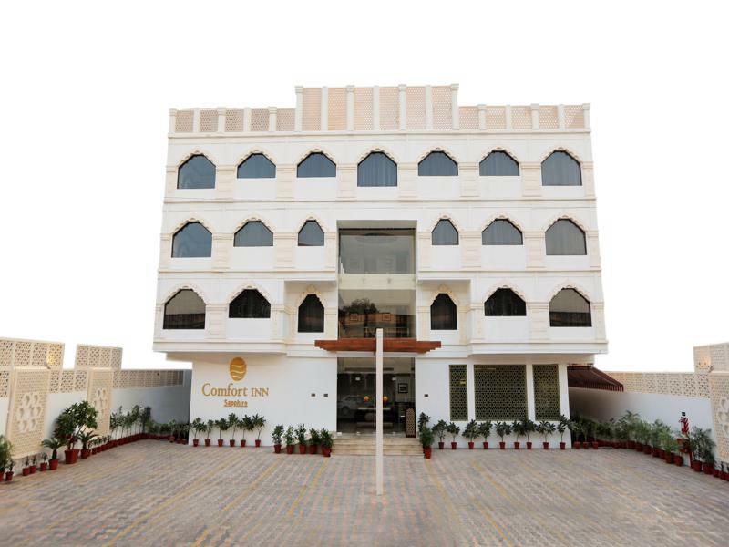 Comfort Inn Sapphire - A Inde Hotel Джайпур Екстериор снимка