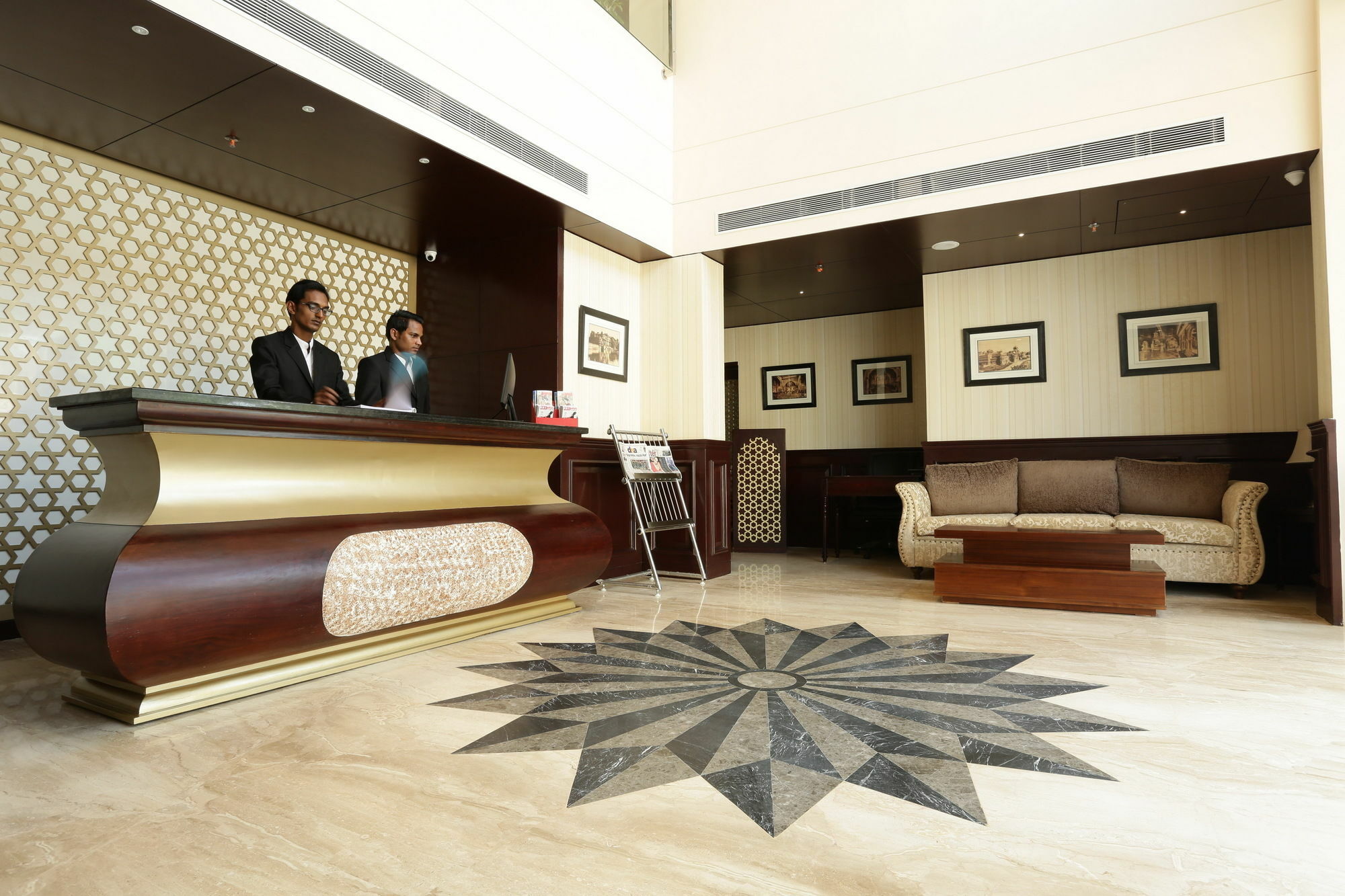 Comfort Inn Sapphire - A Inde Hotel Джайпур Екстериор снимка